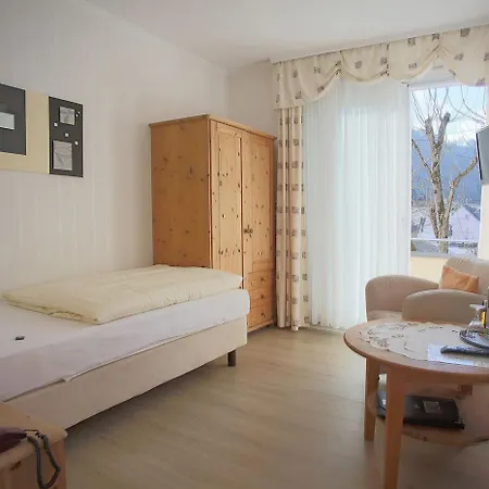 Hotel Haus Christa 3*