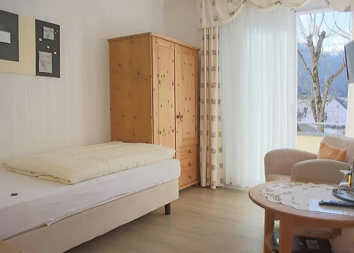 호텔 Haus Christa 3*